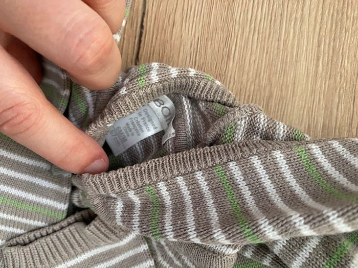 Lot 2 gilets 6 mois - photo numéro 6