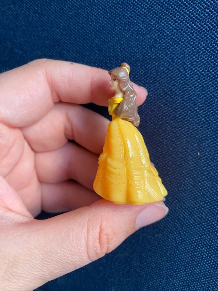 Disney Princesses Belle (Kinder Surprise) - photo numéro 4