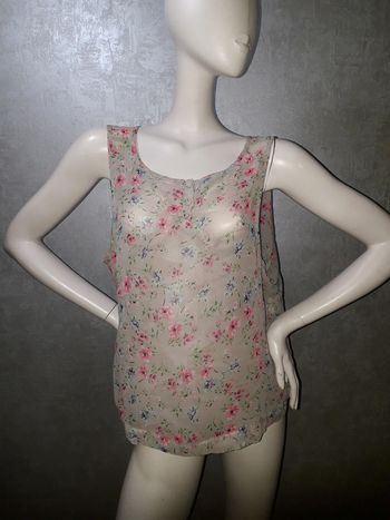 débardeur en voile transparent gris et fleurie taille 44