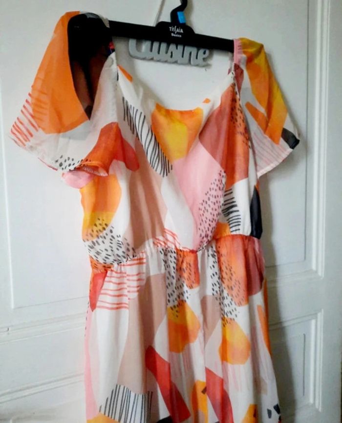 Robe neuve ( bien lire l'annonce svp) - photo numéro 4
