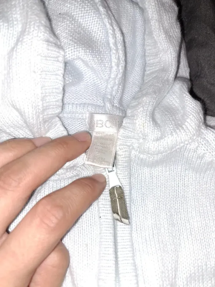 Gilets ( 6mois ) - photo numéro 3
