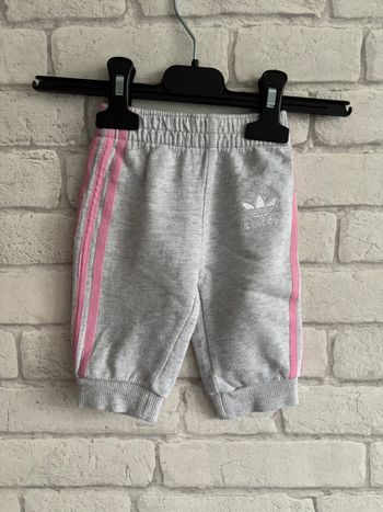 Pantalon adidas taille 3 mois