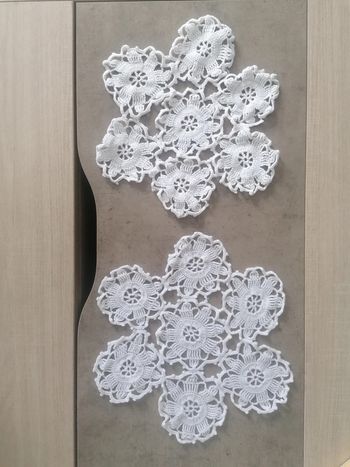 Lot de 2 napperons blancs / 26 cm