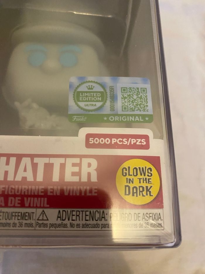 Funko Pop! Mad Hatter Glow in the Dark – Alice in Wonderland -#1060 - photo numéro 8