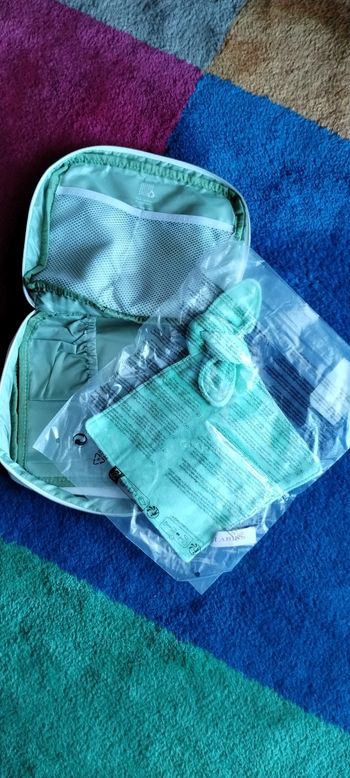 Trousse + doudou Clarins