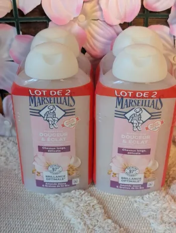 Lot de 4 shampooings neuf 250ml