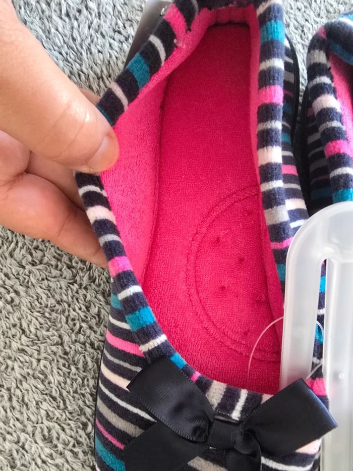 Chaussons ballerines Isotoner rayés multicolore – T.37 – Neufs avec étiquette - photo numéro 5