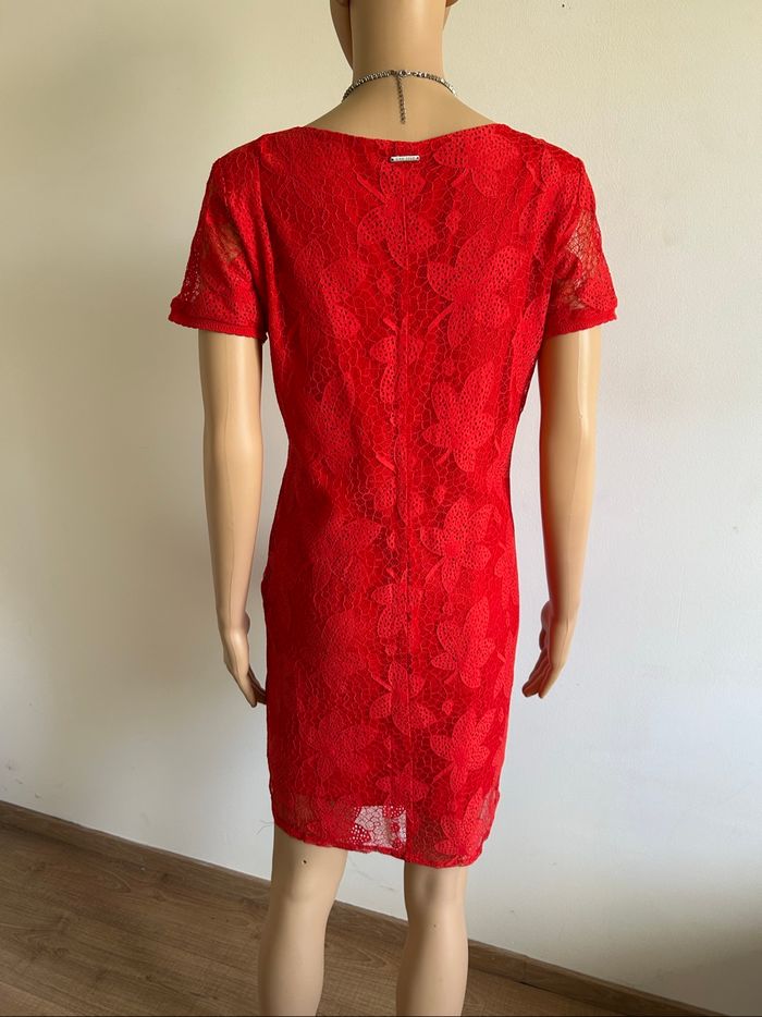 Robe rouge en dentelle One Step taille 38 TBE - photo numéro 5