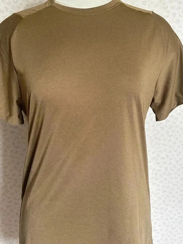 T shirt uni semi transparent taille 38 marque décathlon - photo numéro 2