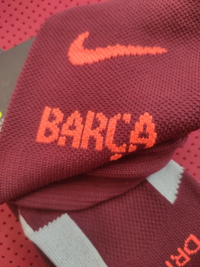 Chaussettes de foot FC Barcelone, Nike Authentique Officiel taille 34/38, Neuf - photo numéro 2