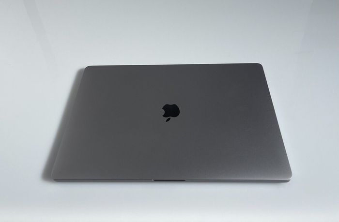 Apple MacBook Pro 16