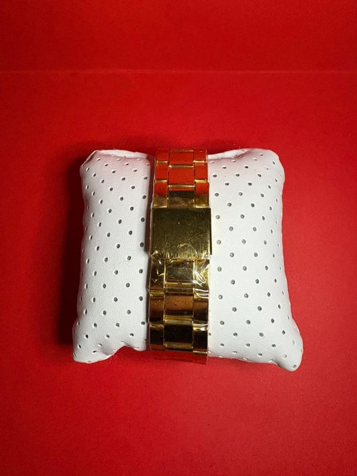 montre Geneva doré avec cadran noir à quartz pour hommes avec date - photo numéro 6