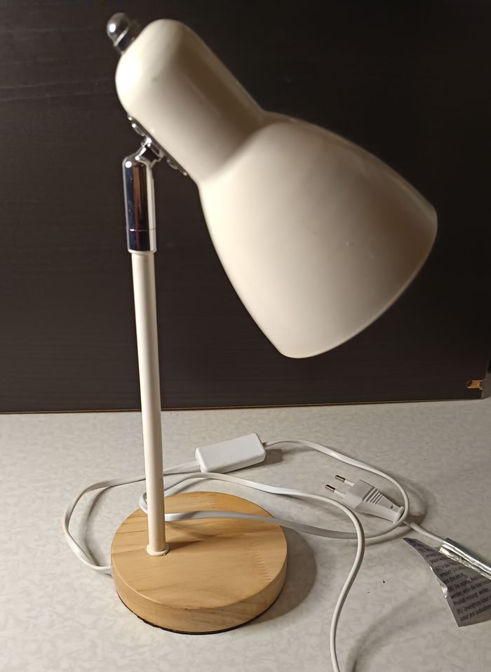 Lampe de chevet beige design effet bois naturel et en métal