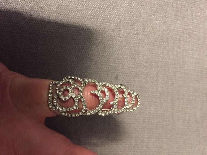 725-Bague fantaisie articulée argentée et strass NEUVE