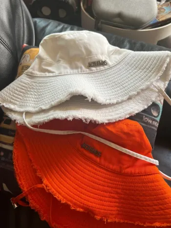 Bob Jacquemus authentique 2025 orange ou blanc