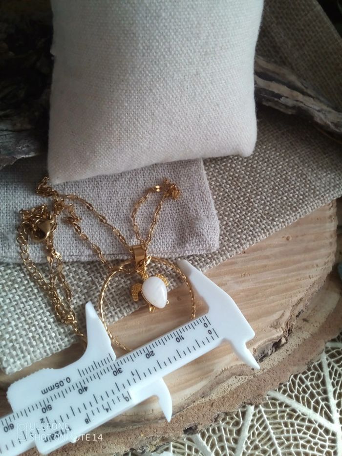 Collier pendentif tortue et pierre de lune - photo numéro 2