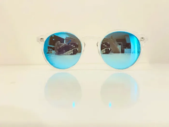 Lunette de soleil mixte Polarisée transparente verres bleus miroités uvprotection catégorie 3 - photo numéro 2