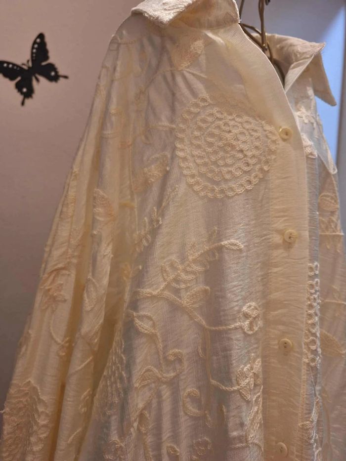 Chemise crème brodée - photo numéro 3