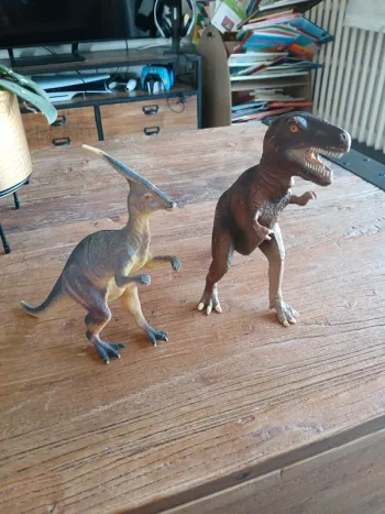 Lot de 2 dinosaures