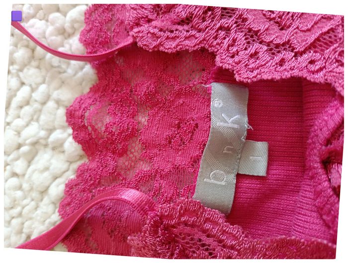 Caraco fuchsia dentelle fine – Taille S sexy vintage mignon cute - photo numéro 3