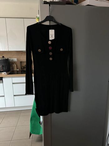 Robe noire côtelée