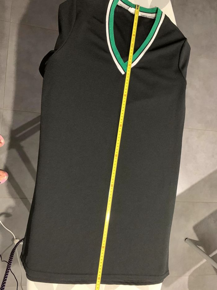 Jolie robe noire col V - photo numéro 4