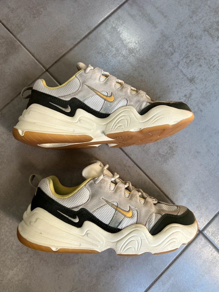 Baskets Nike Tech Hera - photo numéro 3