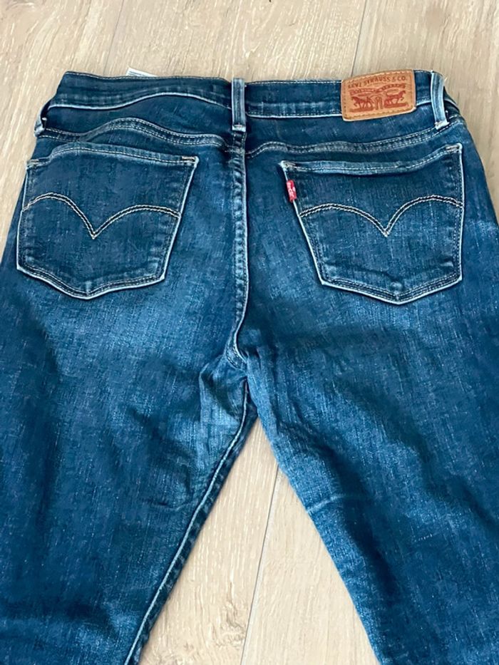 Jeans Levis 710 taille 27 longueur 30 - photo numéro 7