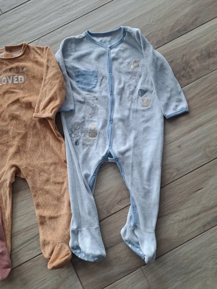 Lot pyjamas 18 mois - photo numéro 4
