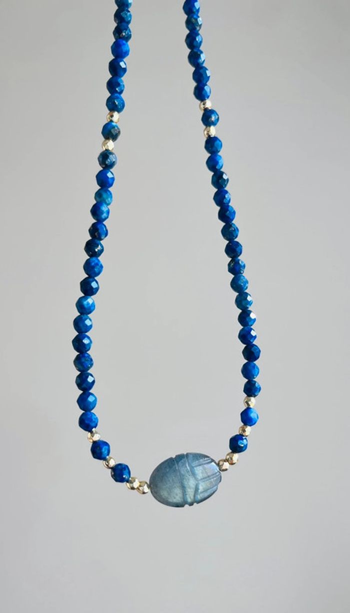 Collier amulette scarabée Labradorite et Lapis-lazuli - photo numéro 4