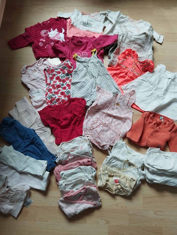 Lot vêtements fille 1 mois