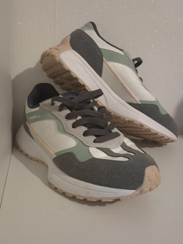 👟jolie paire de Sneakers O'Neill Style Rétro/Running femme P38 - photo numéro 2