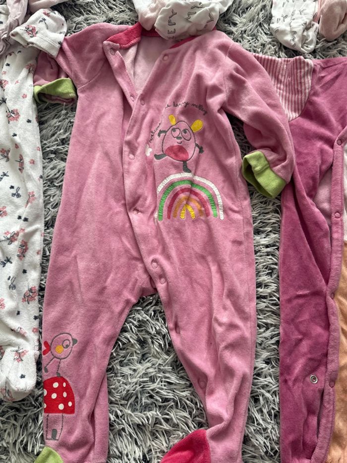 9 Pyjamas. - photo numéro 3