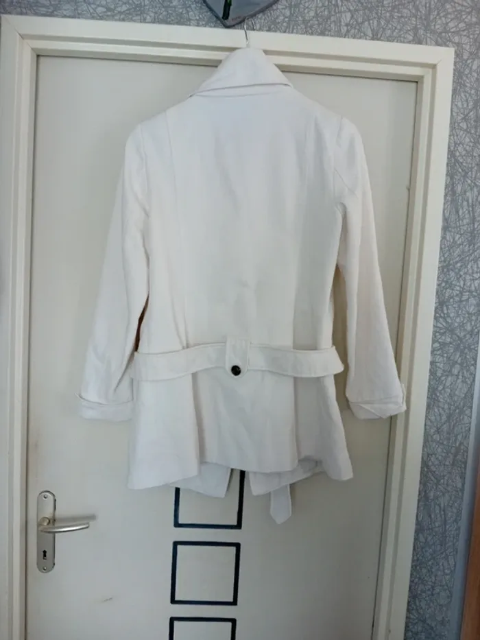 Veste Blanche de chez Mim Neuve taille 40/L Cintré à la taille - photo numéro 4