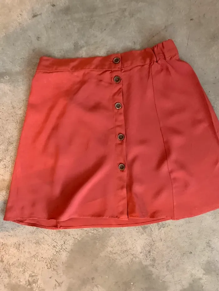 Jupe haute avec boutons