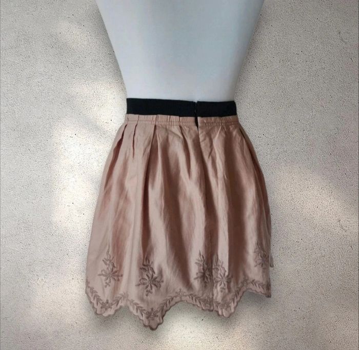 Jupe beige brodée taille élastique Zara 36 - photo numéro 4