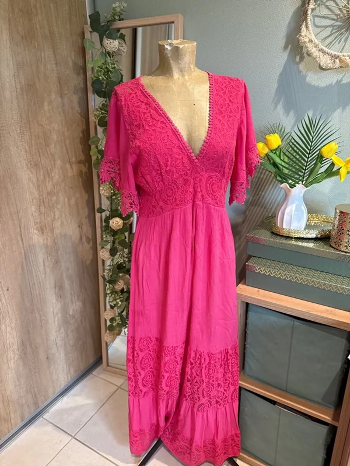 Magnifique robe longue en dentelle femme