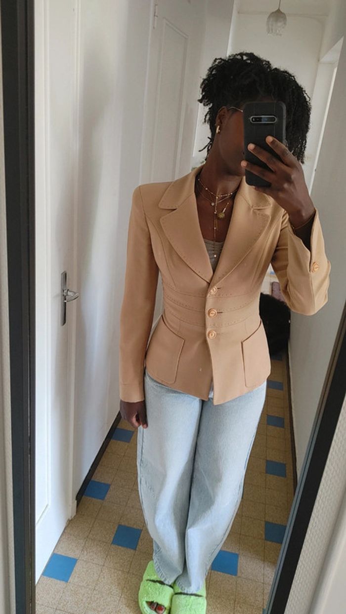 Magnifique Veste blazer cintrée en laine beige or épaules chic vintage - photo numéro 4