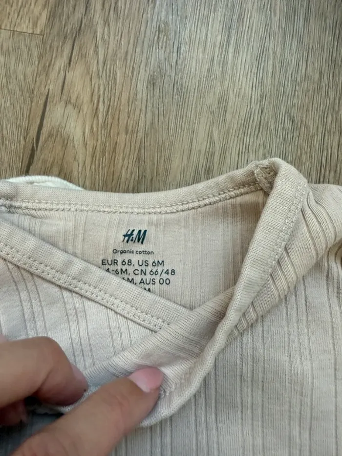 Lot de 11 bodys bébé longues manches en taille 3/6 mois ,68 cm Zara, H&M et petit béguin - photo numéro 9