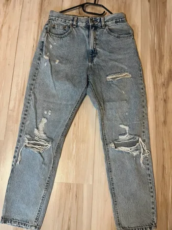 jeans à trou pull and bear