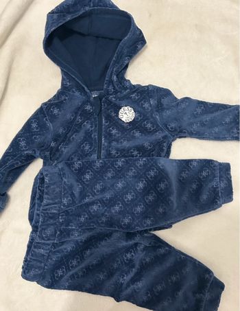 Ensemble guess bébé