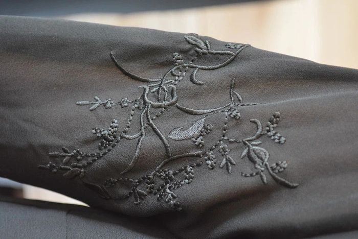 tunique avec broderie noire taille M - photo numéro 11