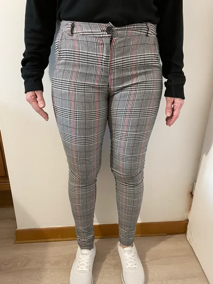 Pantalon rayé gris