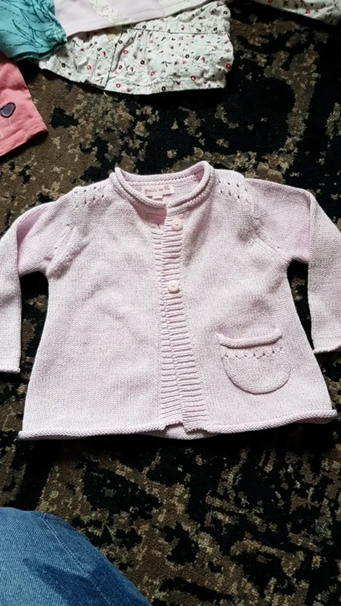 Lot des vêtements fille 6 mois