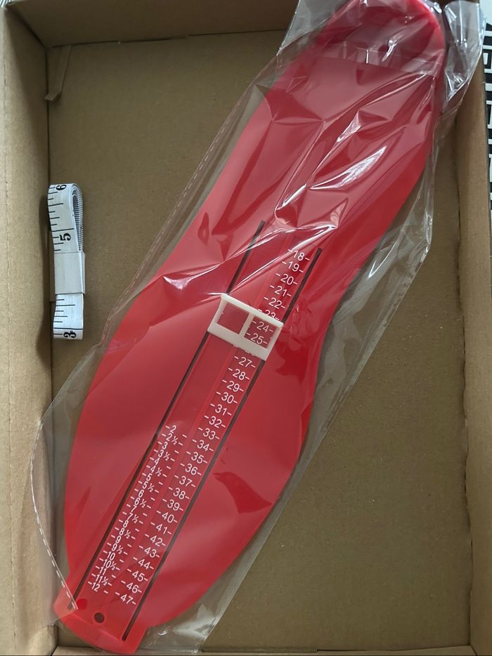 Peignes anti poux, mètre ruban et pédimètre - photo numéro 2