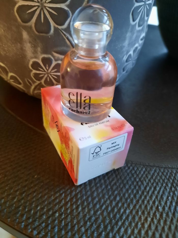 Miniature parfum Cacharel - photo numéro 2