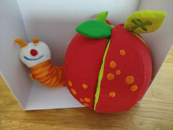 Haba jouet d'éveil hochet asticot Pomme