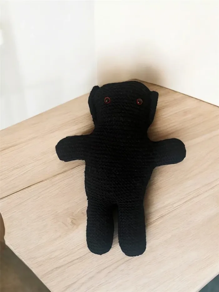 Peluche noir en crochet - photo numéro 2