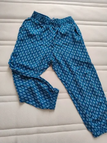 Très beau pantalon fille en 100% viscose
