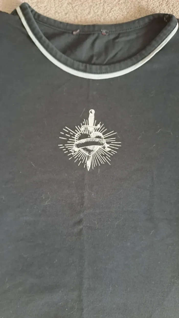 T-shirt manche courte / T-shirt coeur / T-shirt noir / T-shirt manche - photo numéro 3